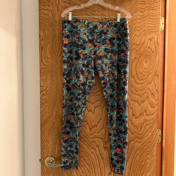 💕The Disney Collection by LuLaRoe Size T/C Leggings - Picture 2 of 12